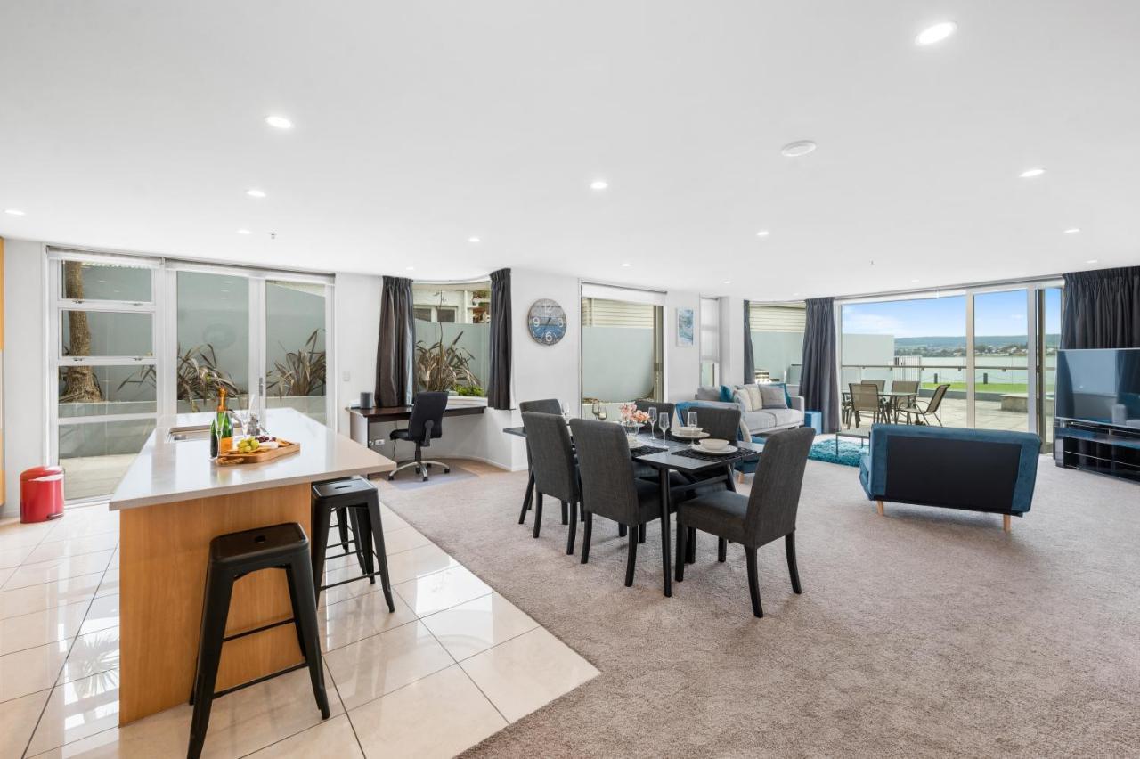 Lakeside Apartment Waimahana 1 타우포 호 외부 사진