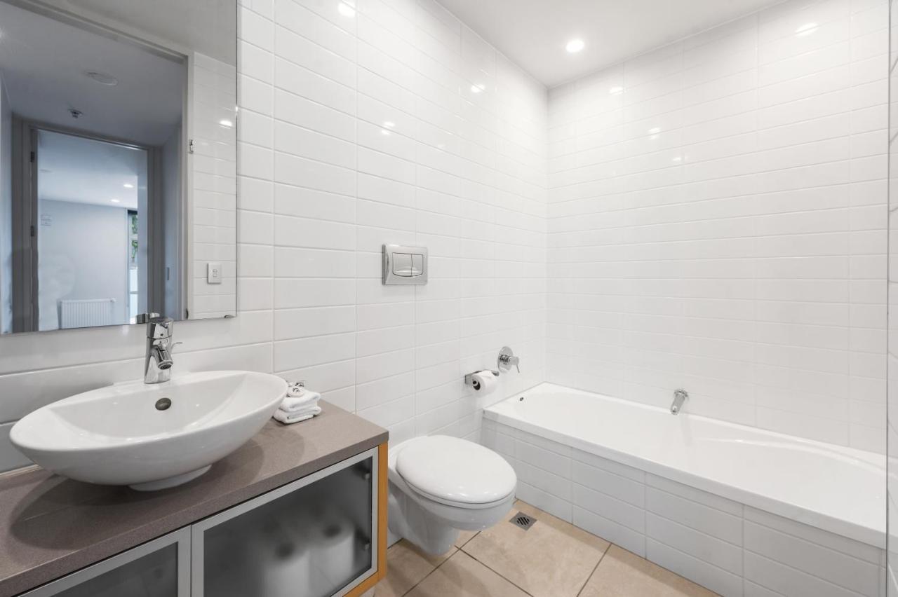 Lakeside Apartment Waimahana 1 타우포 호 외부 사진